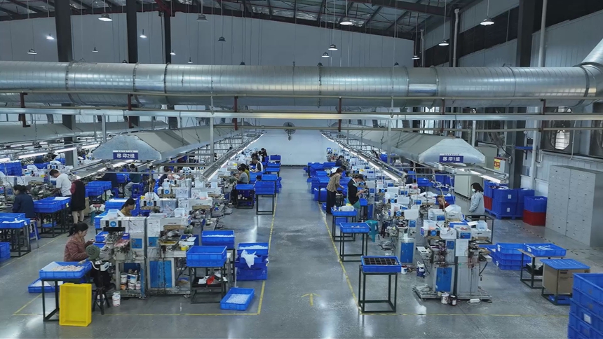 鬆桃孟溪強村富民工坊車間。任濤攝