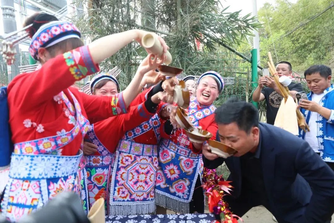 “三月三”活动。