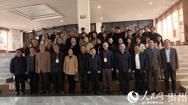 合影。人民网 李永馨摄