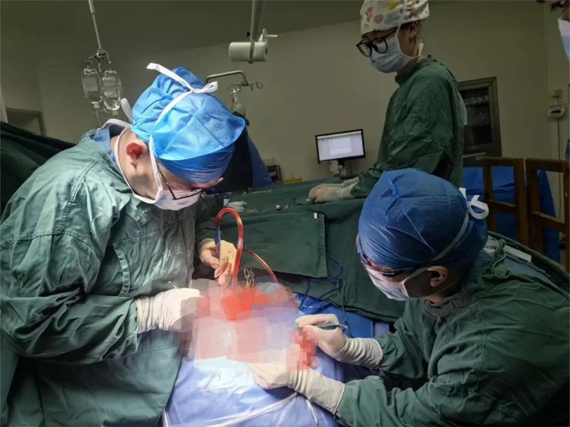 手术中。