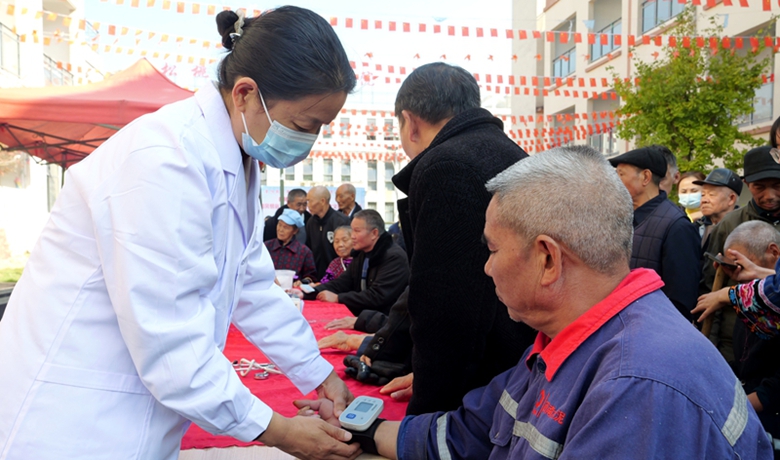 贵州松桃：敬老爱亲传孝道 移风易俗树新风