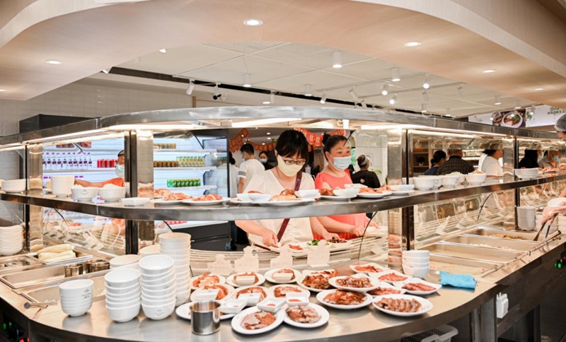 光和食堂为业主提供丰富的菜品。