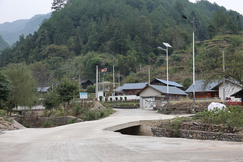 图为：马溪村环境一角 黄义双 摄