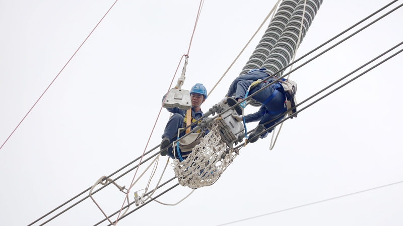 1、输电运维专业竞赛现场一角。