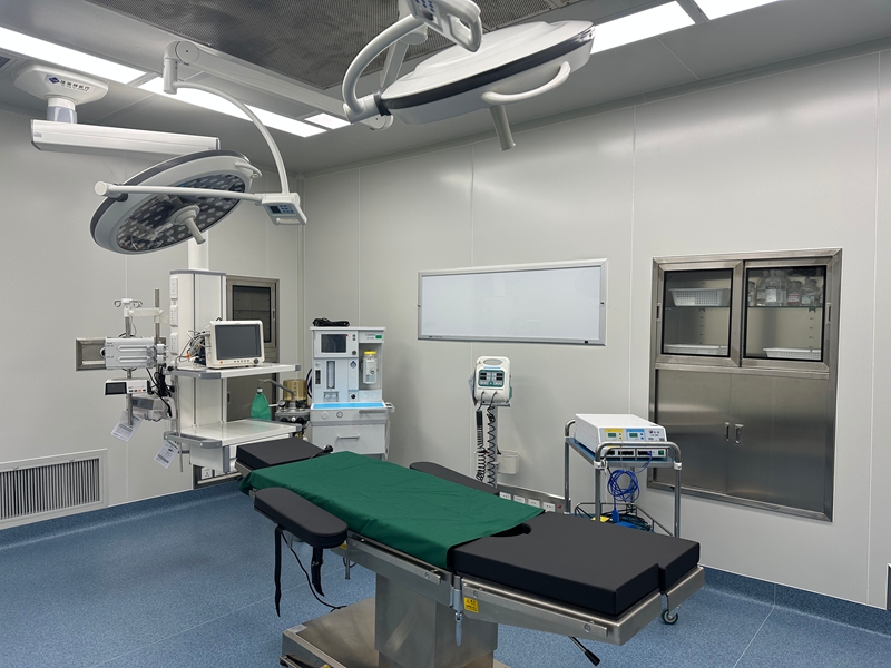 金沙县人民医院岩孔分院手术室 彭垚 摄.jpg