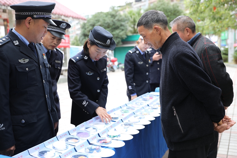 集中宣传现场。
