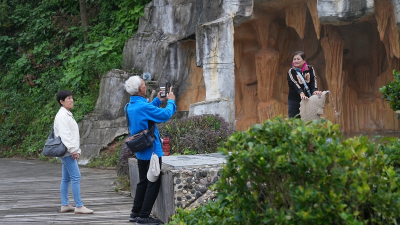 思南暖服务+特色味，绘温泉魅力。