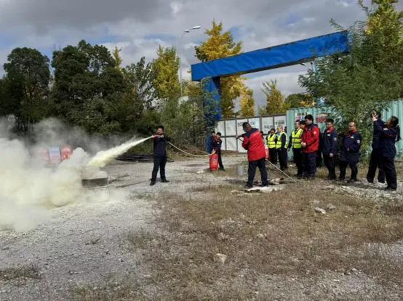 南明区商务局开展商贸领域消防演练 (3)