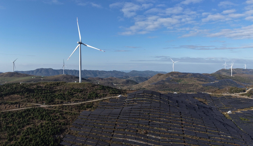 松桃苗族自治县盘石镇的风电项目和光伏项目。