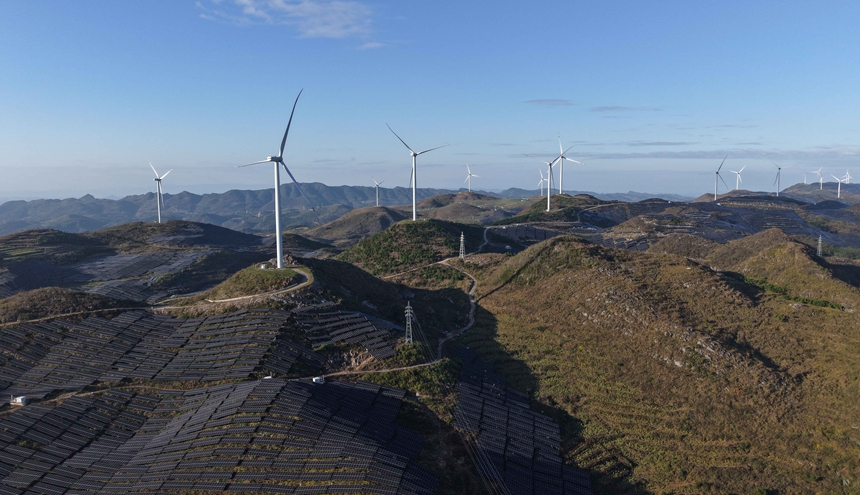 松桃苗族自治县盘石镇的风电项目和光伏项目。