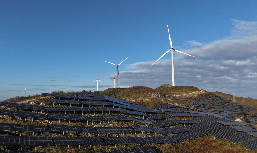 松桃苗族自治县盘石镇的风电项目和光伏项目。