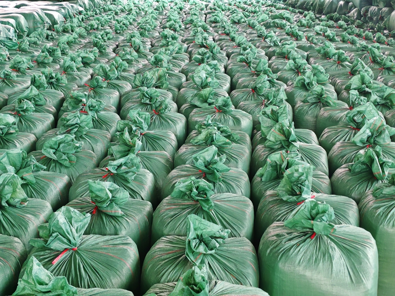 草料包(苏畅莉 摄).jpg