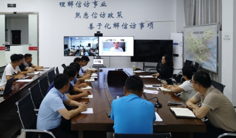 黔南州信访联动指挥部常态化分析调度信访事项.jpg