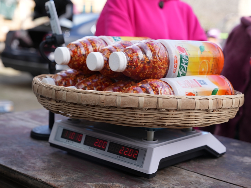 图为分水镇”村抖“现场直播农产品特写 (2).jpg