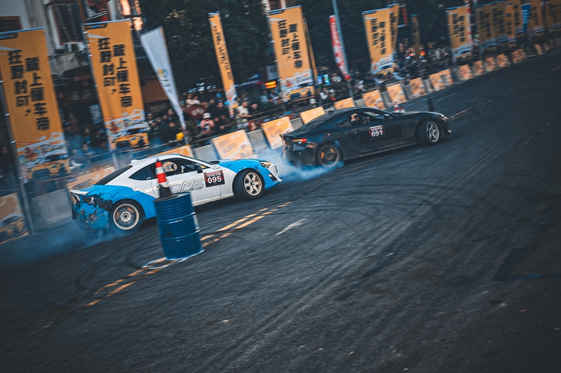 激烈的比赛现场。