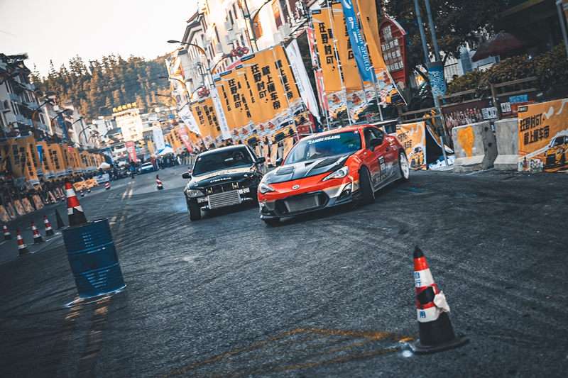 激烈的比赛现场。