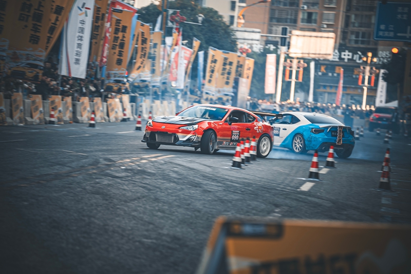 激烈的比赛现场。