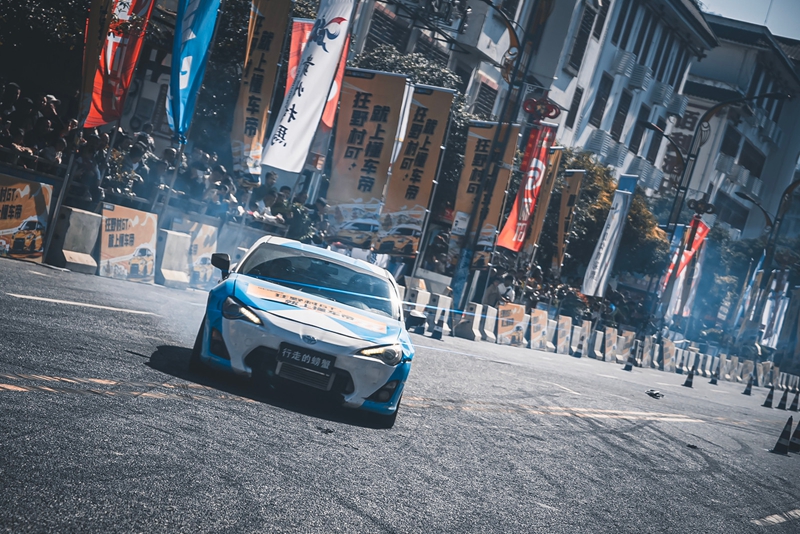 激烈的比賽現場。