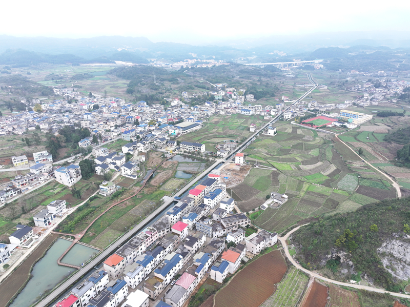 筑起40.8公里“生命护栏”  护航乡村幸福路。