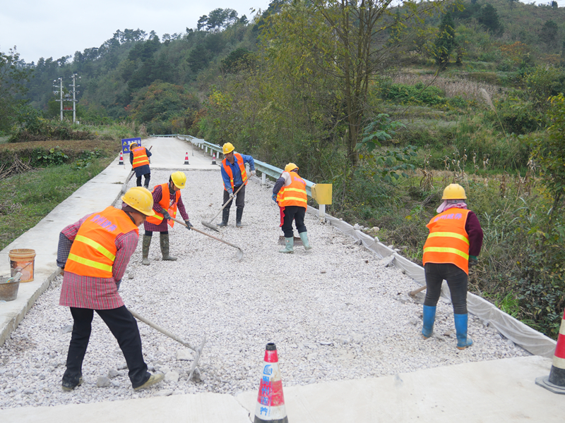 筑起40.8公里“生命护栏”  护航乡村幸福路。