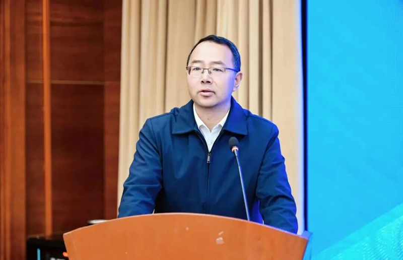 貴州商學院黨委常委、副校長張軍致辭。