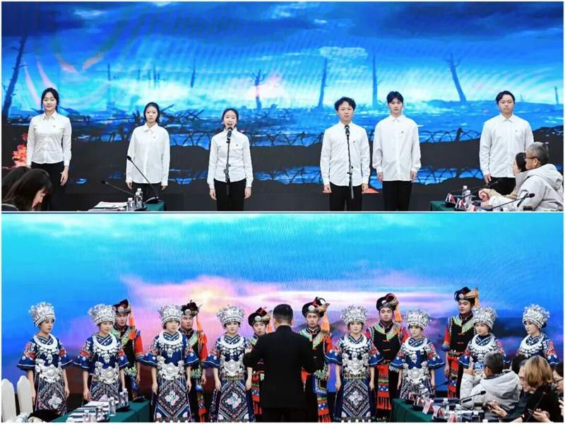 貴州商學院學子表演《永恆的豐碑》和《踩鼓曲》。