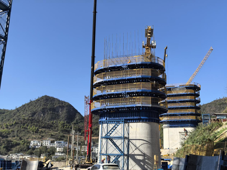 銅吉鐵路建設有序推進 銅岩隧道平導出口累計掘進693米。