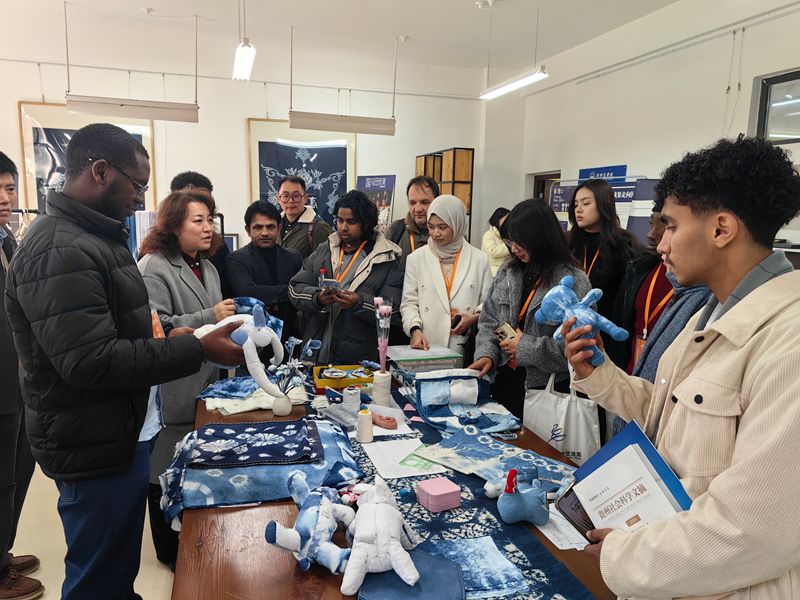 參觀藝術教育中心。