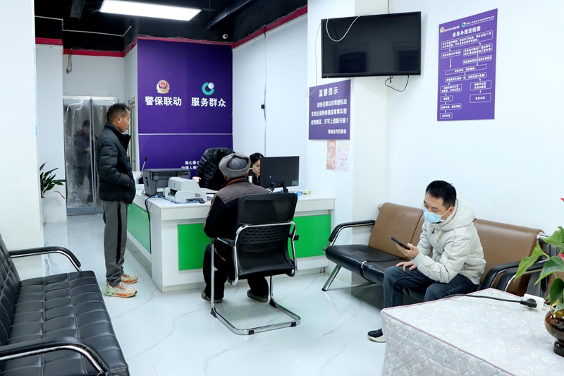 告别“多头跑” 独山县车船税减免“一件事”超省心。