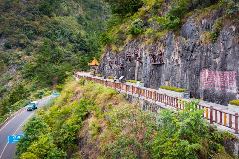 1 图为册三公路文化园一角