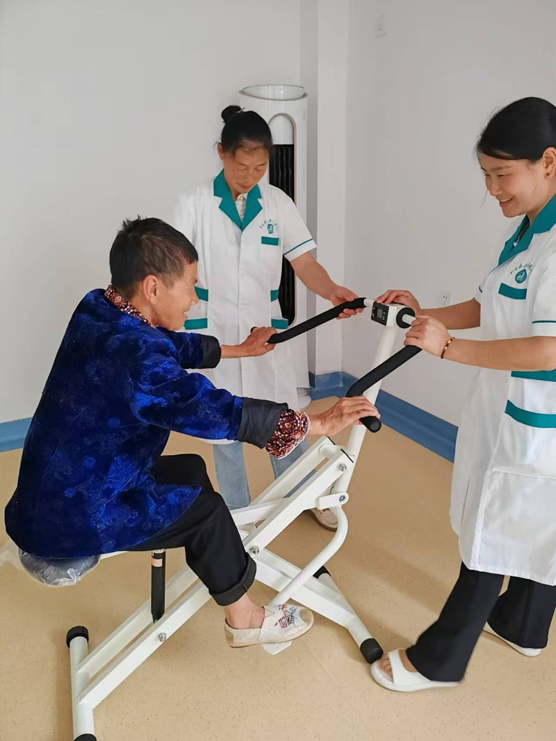 開展康復訓練。