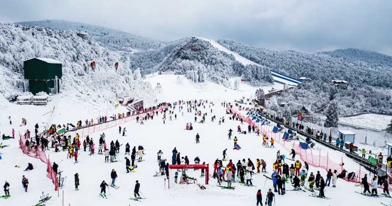 玉舍雪山滑雪場。謝勇勇 攝.jpg
