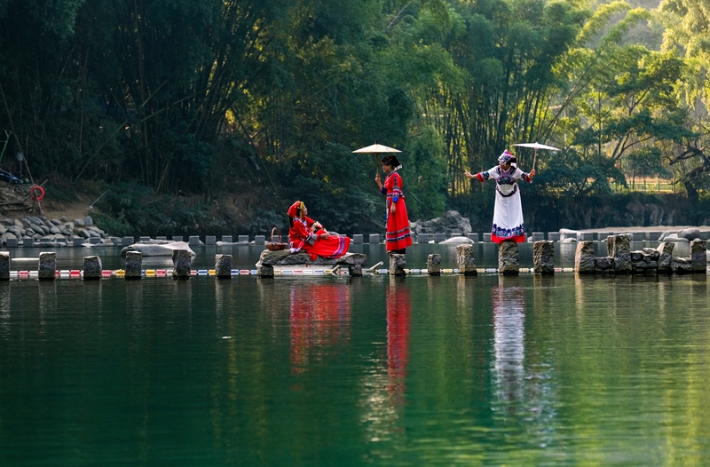冬日暖阳下的罗甸县大小井省级风景名胜区。