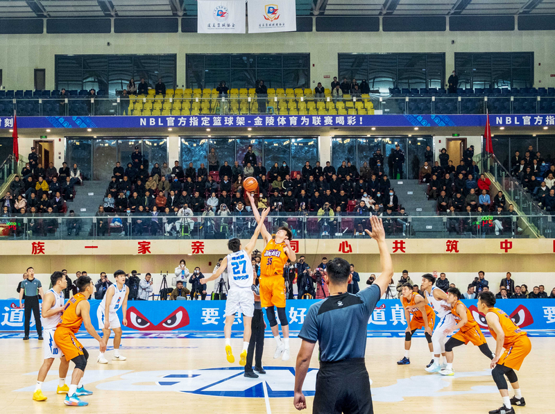 12月3日,全國男子籃球聯賽(NBL)季前賽杭州經緯隊VS焦作文投隊比賽現場。