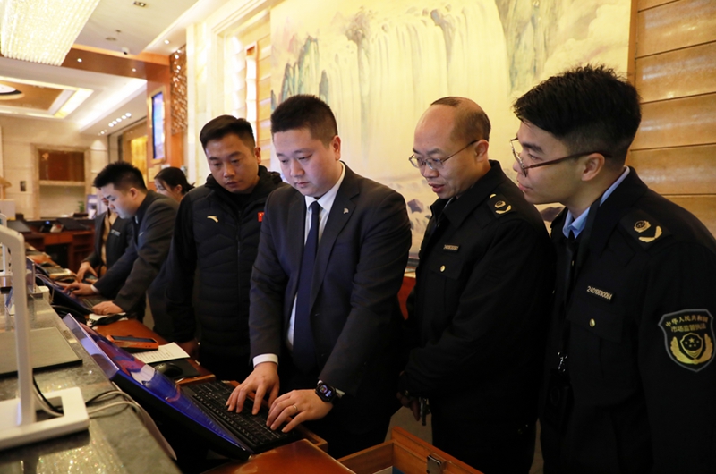 1 、觀山湖區文體廣電旅游局聚焦酒店房價穩定、食品安全等內容，聯合觀山湖區市場監督管理局開展專項檢查。.jpg