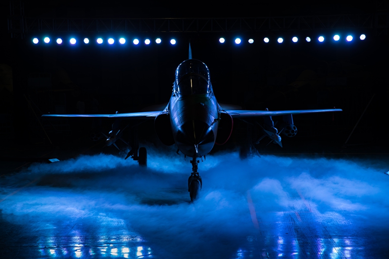  中國航空工業集團山鷹首架外貿飛機總裝下線成功。張聖華攝