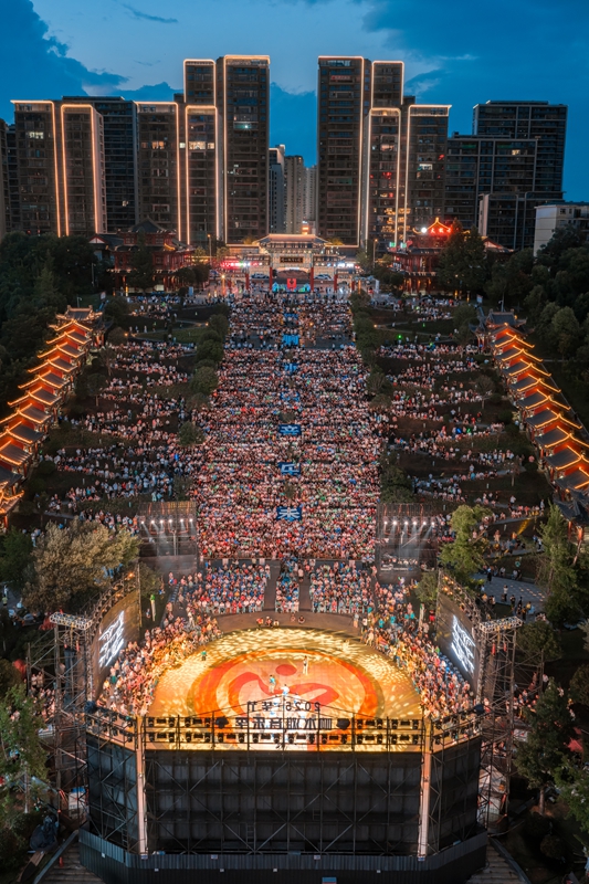 响水滩音乐季活动现场。毕节市委宣传部供图