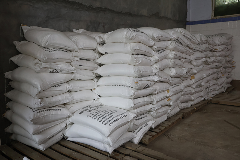 储存的工业盐。 王裕摄