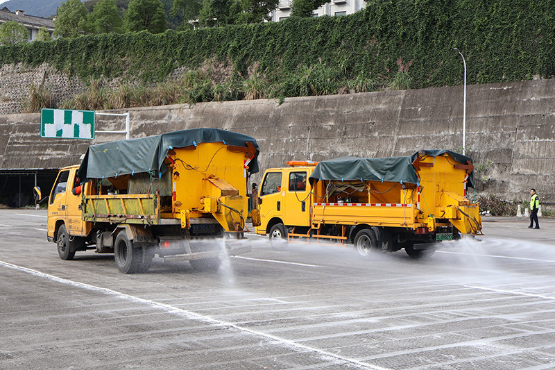 抗凝保通应急演练现场。 王裕摄