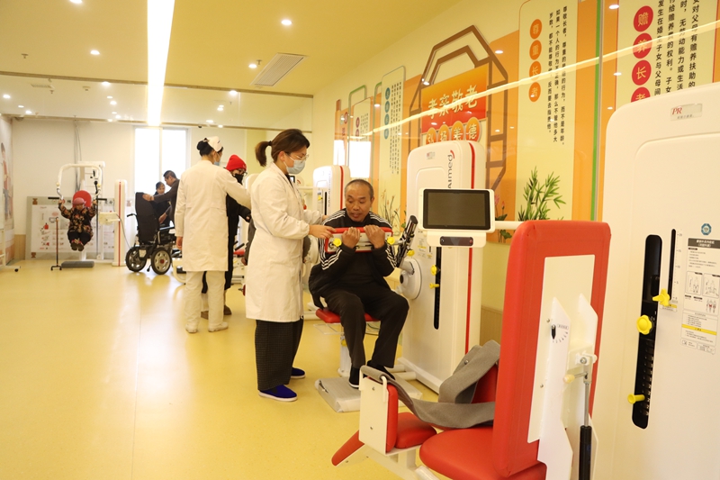 强化养老服务&nbsp;托起老年人“稳稳的幸福”。