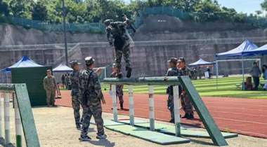 烏當區代表隊勇奪貴州省首屆全民國防技能競賽初賽第一名