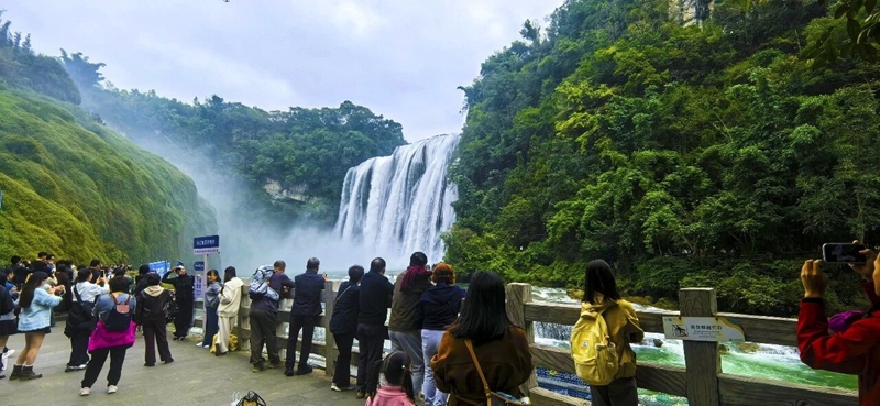 1 圖為冬游黃果樹瀑布.jpg