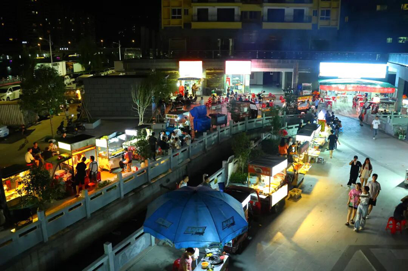 乡村焕新展画卷柔性执法暖民心。