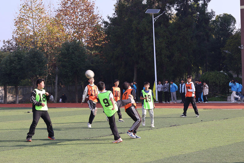 太平中学大课间创新篮球操。