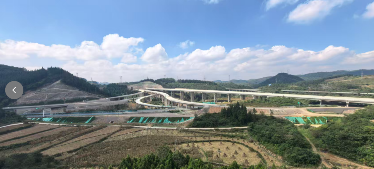 安盤高速控制性工程——十二營樞紐互通全幅貫通。