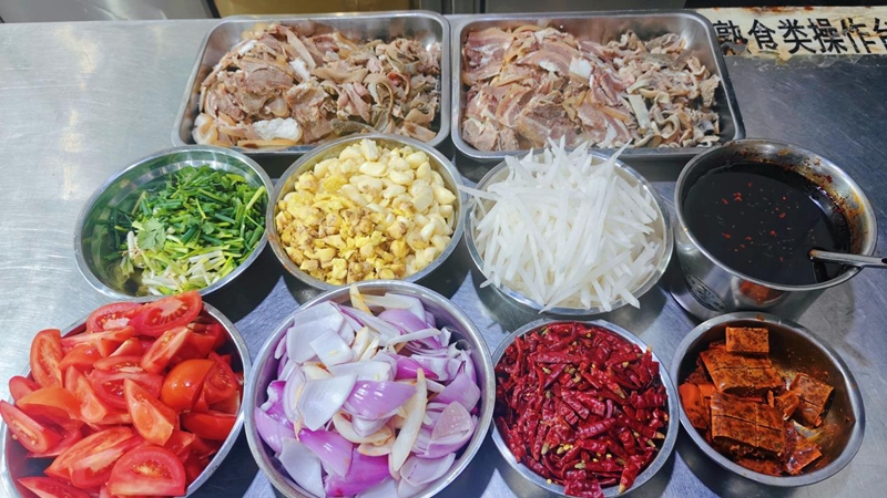 冬至羊肉香，煙火升騰暖寒冬。