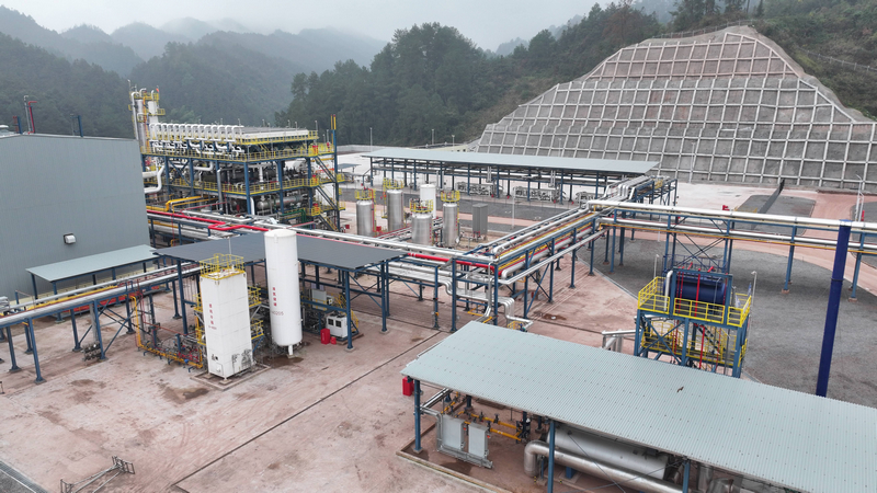 習水天然氣液化調峰儲備庫項目調試完畢的設備區域。張川攝