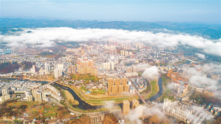 松桃县城美景。谢慧芳摄
