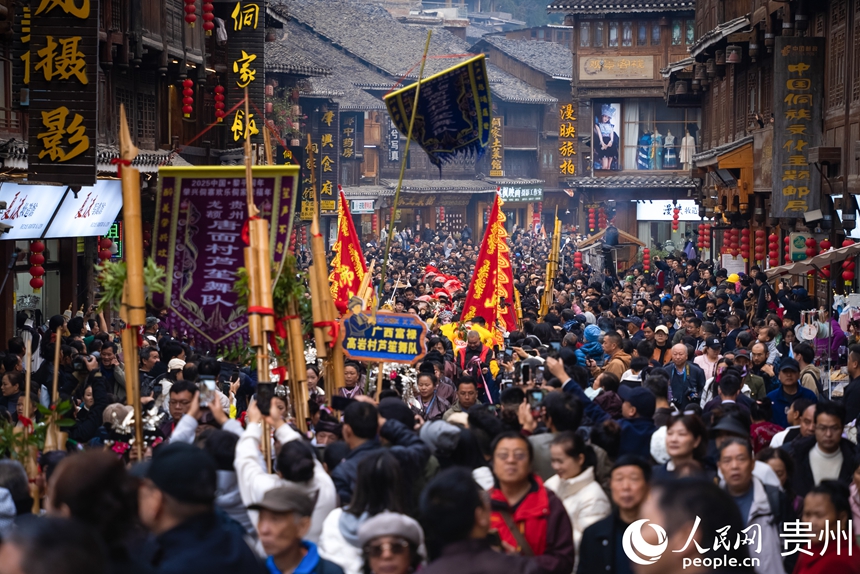 2025中国·黎平侗年盛装巡游现场。人民网记者 涂敏摄