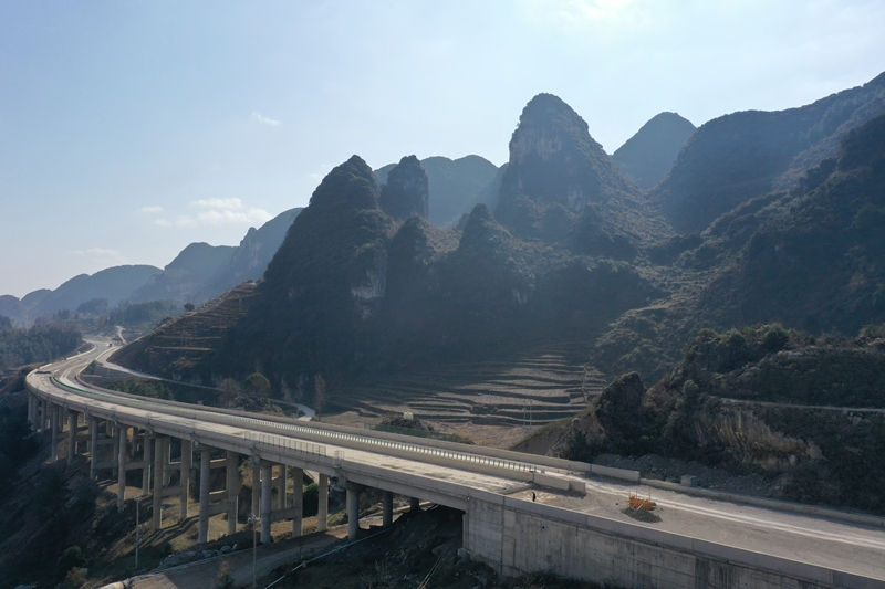 赫納高速與赫六高速連接點。徐亞力 攝